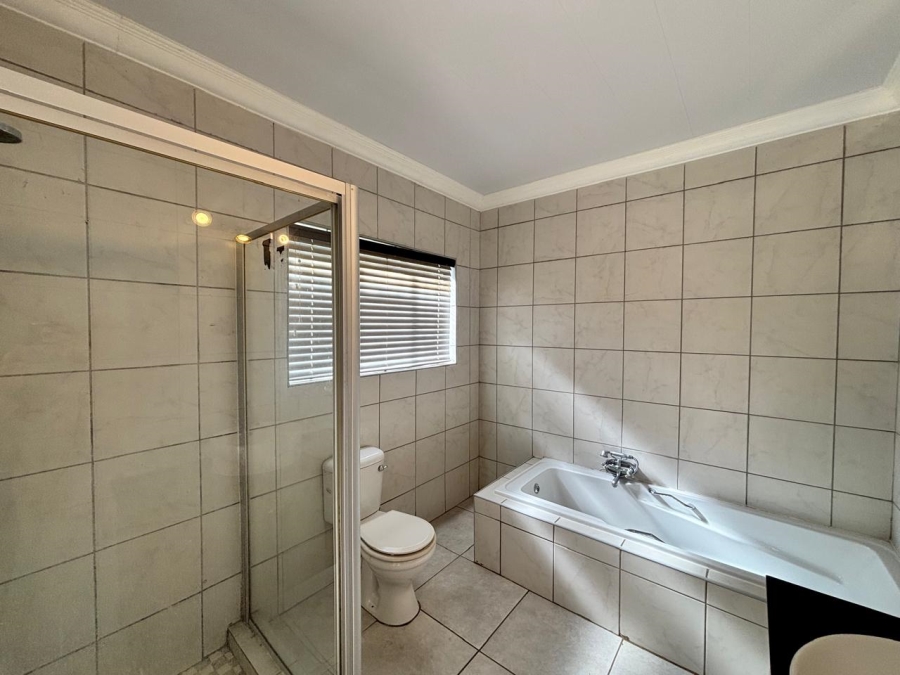 4 Bedroom Property for Sale in Wilkoppies North West